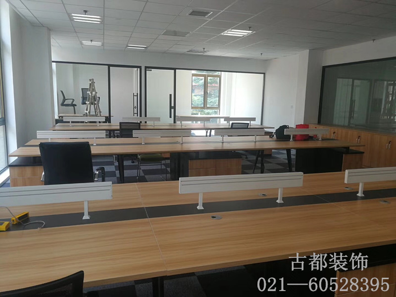远中产业园办公室办公家具安装