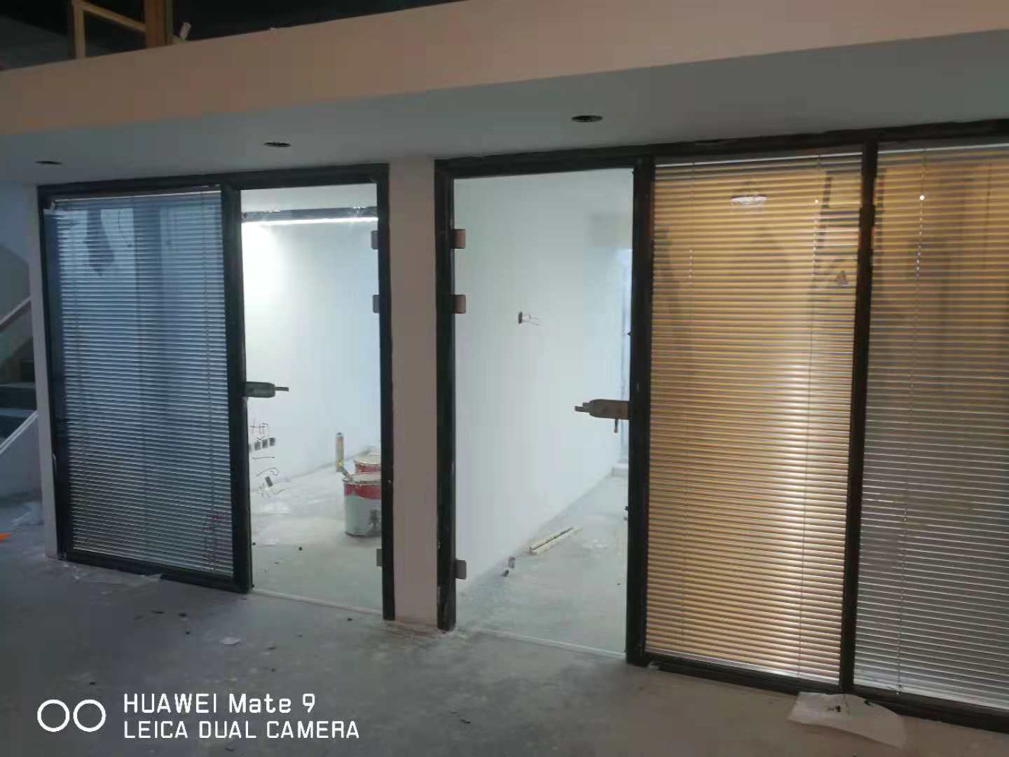 浦东新区中新传媒大厦办公室之隔断安装装修