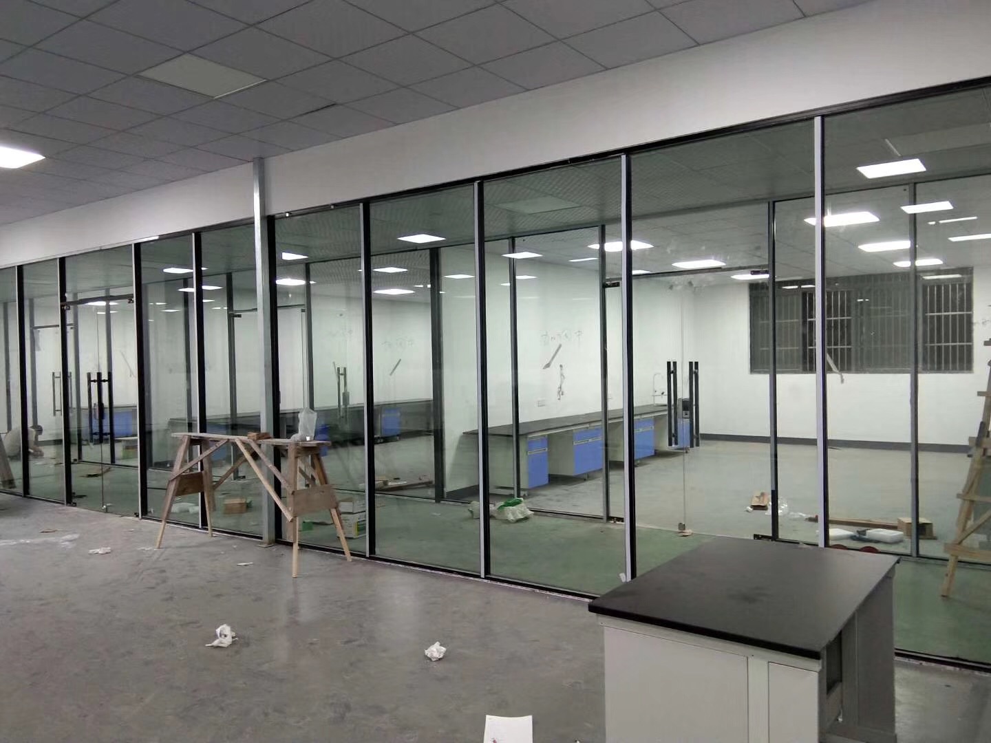 徐汇办公室装修隔断装饰施工