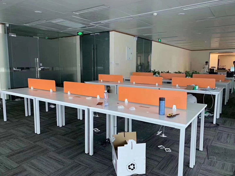 浦东陆家嘴办公室装修之办公家具安装中