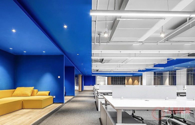 黄浦外滩金融管理公司办公室设计效果