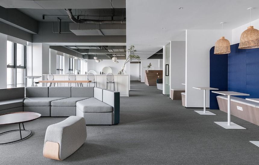 灰白风格广告传媒公司办公室装修设计