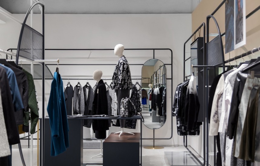 时尚简约服装店装修设计