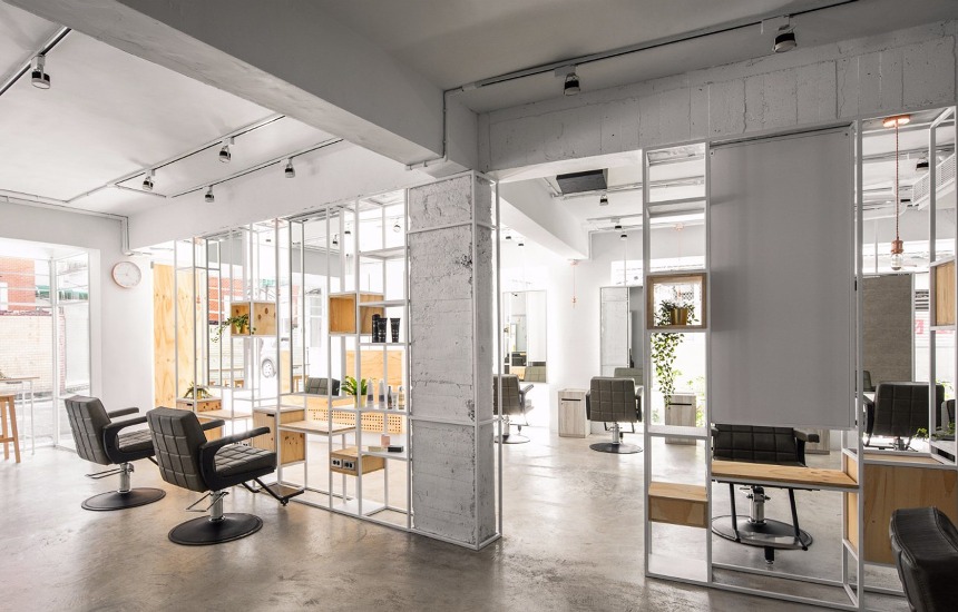 220平米复古风格美发店设计装潢图