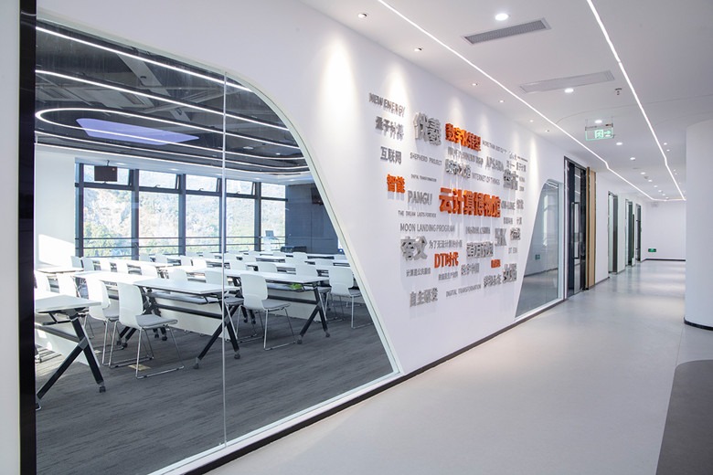 4400平创业投资公司办公室装潢设计