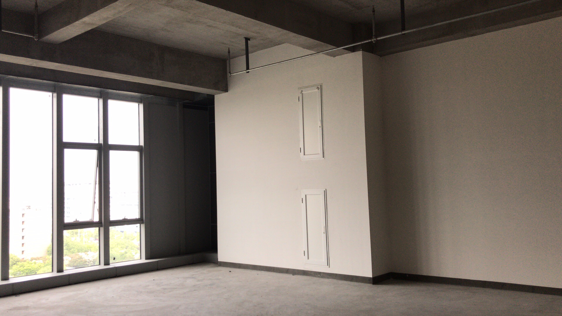 闵行区万科.虹桥云488平方办公室设计量房现场,第1张