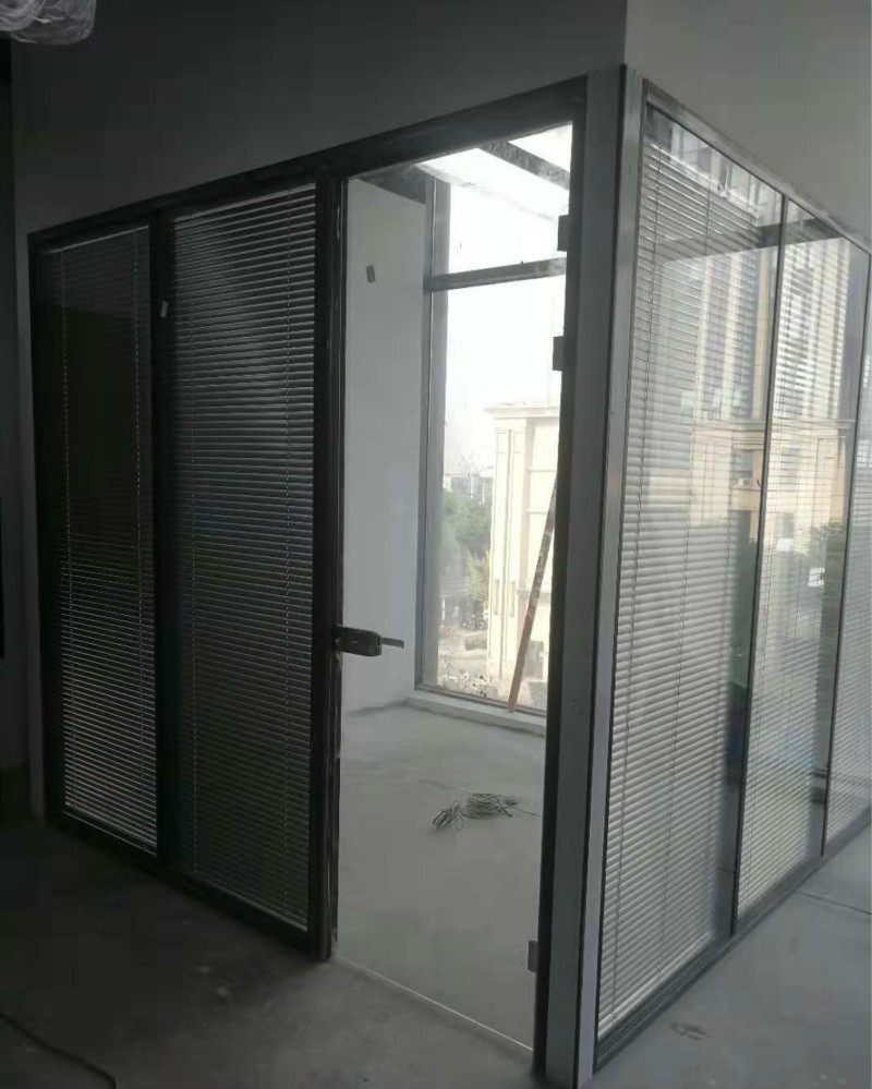 浦东新区中新传媒大厦办公室之隔断安装装修,第5张