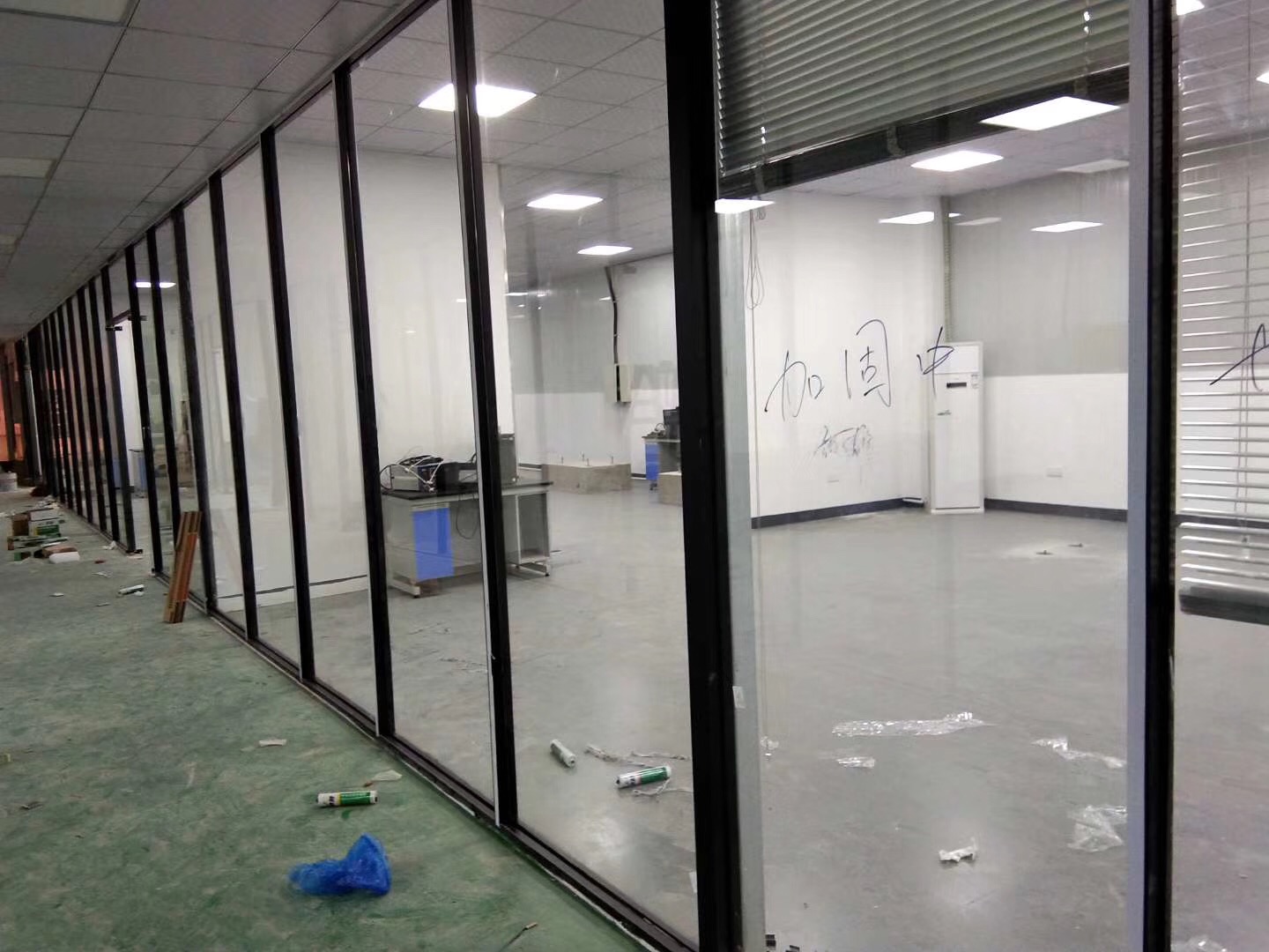 徐汇办公室装修隔断装饰施工,第4张