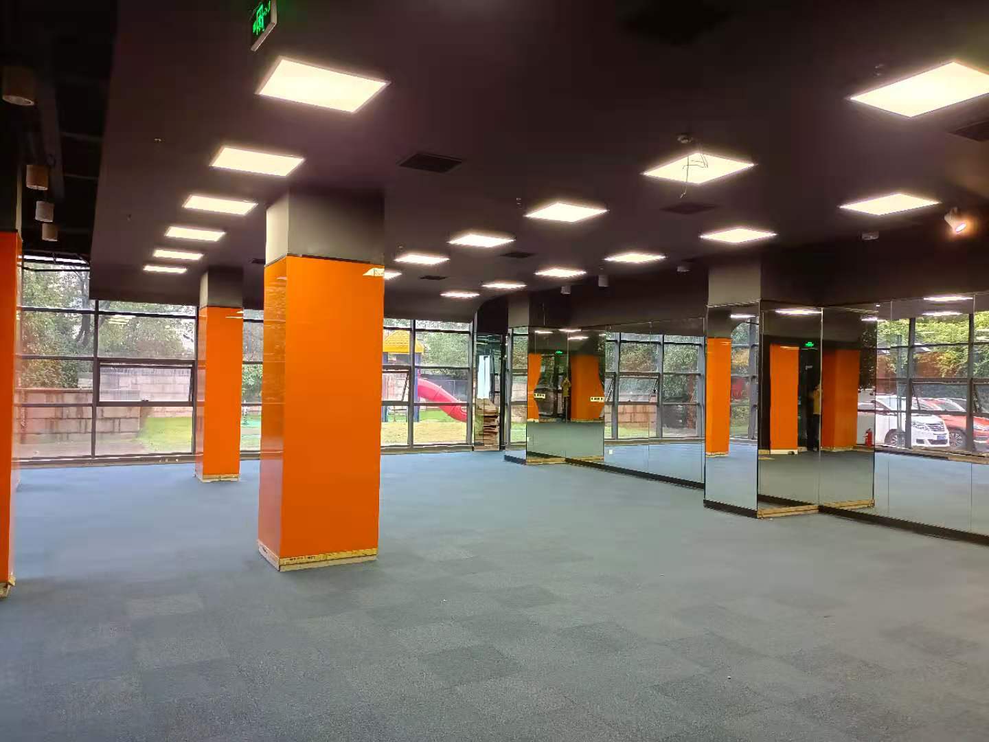 浦东新区德汇公司办公室装修前期拆除,第1张