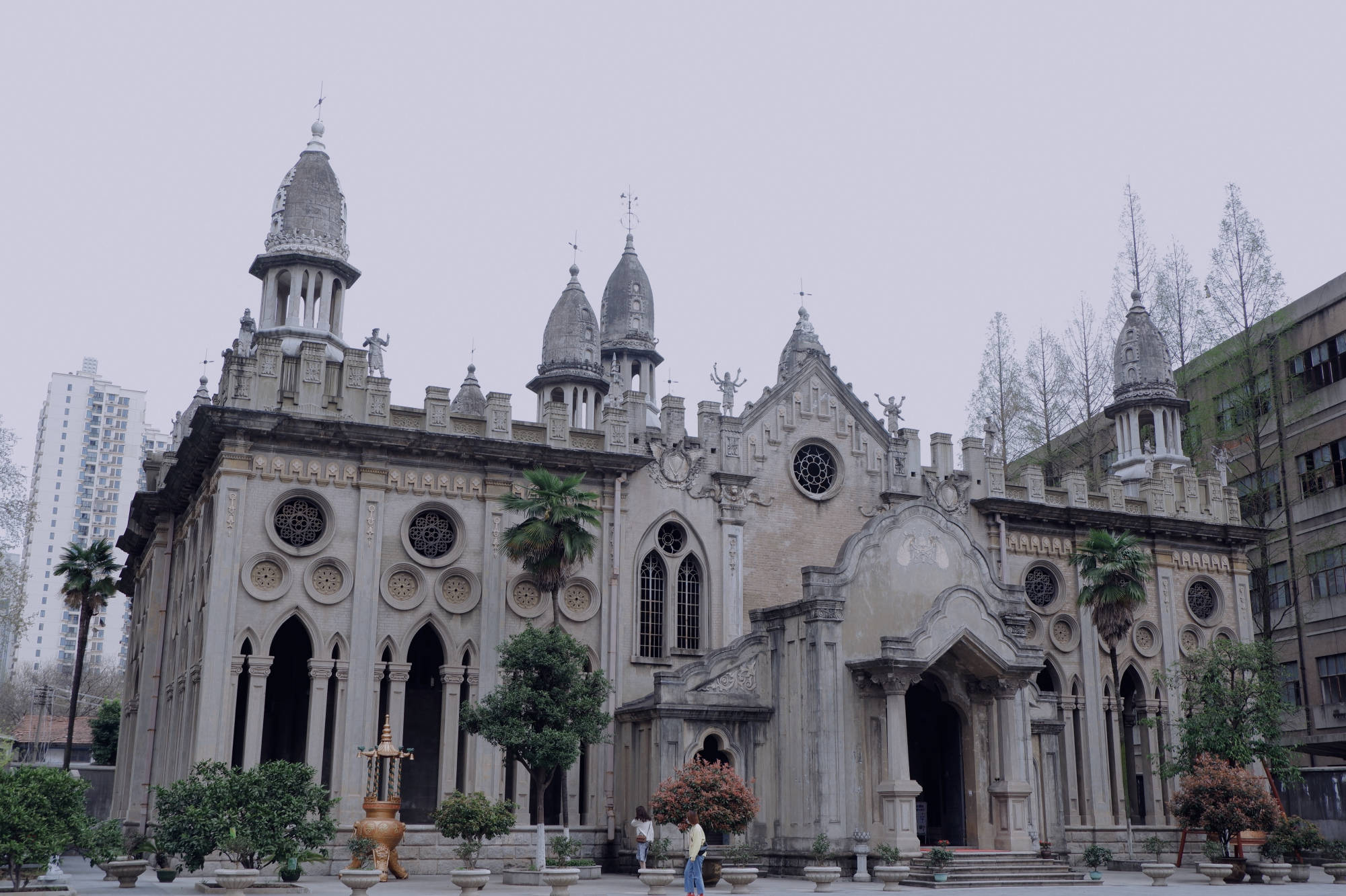 哥特式风格的特点和文化背景是什么？,哥特式风格的特点和文化背景是什么？,第2张