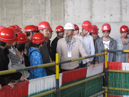 酒店双人床被子多大（一般酒店双人床的床单尺寸）,酒店双人床被子多大（一般酒店双人床的床单尺寸）,第2张