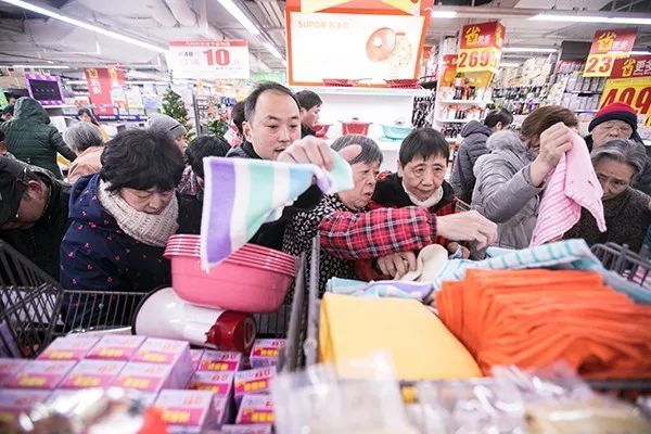 吊顶扣板价格大涨，你还在犹豫什么？快来抢购,吊顶扣板价格大涨，你还在犹豫什么？快来抢购,第1张