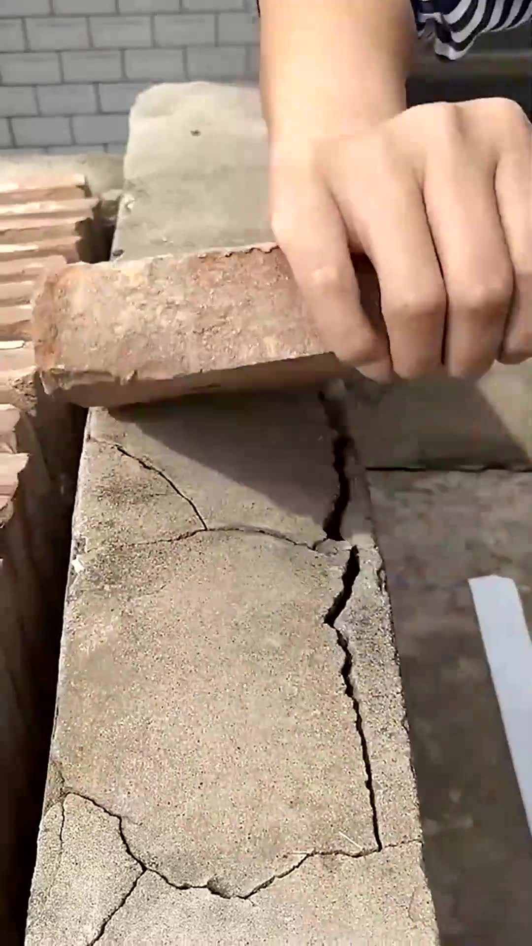 墙皮开裂翘起怎么自己修补？一招教你搞定,墙皮开裂翘起怎么自己修补？一招教你搞定,第2张