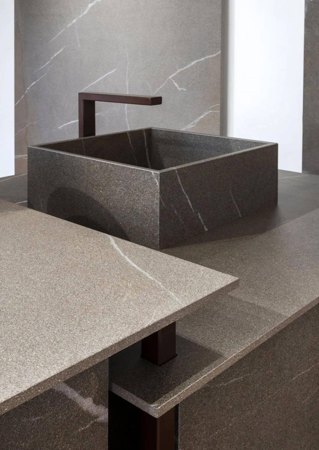 卫生间浴帘选购指南如何选择最适合的材质,卫生间浴帘选购指南如何选择最适合的材质,第2张