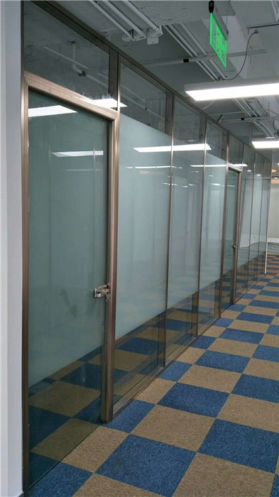 卫生间复合板隔断价格（了解卫生间隔断材料价格及选购技巧）,卫生间复合板隔断价格（了解卫生间隔断材料价格及选购技巧）,第2张