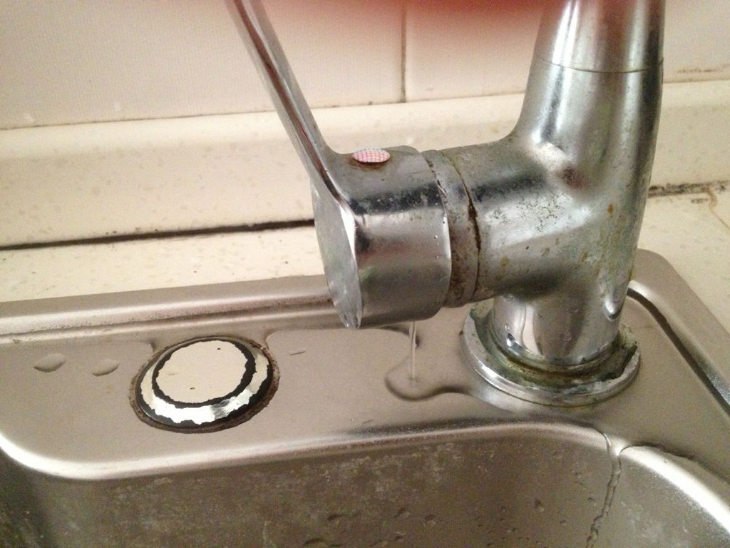 塑料水龙头漏水怎么修？轻松搞定漏水难题,塑料水龙头漏水怎么修？轻松搞定漏水难题,第1张