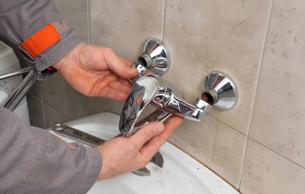 厨房冷热水龙头漏水怎么修？教你简单几步搞定,厨房冷热水龙头漏水怎么修？教你简单几步搞定,第1张