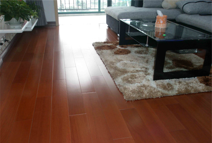 复合地板VS实木地板，哪种更适合你的家装风格？,复合地板VS实木地板，哪种更适合你的家装风格？,第1张