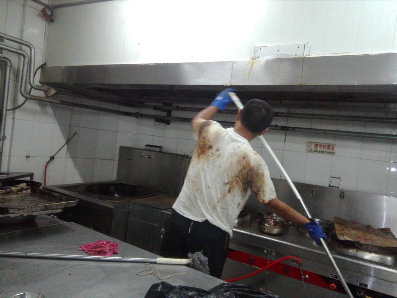 吸油烟机用什么清洗最好？推荐几种高效清洁方法,吸油烟机用什么清洗最好？推荐几种高效清洁方法,第2张