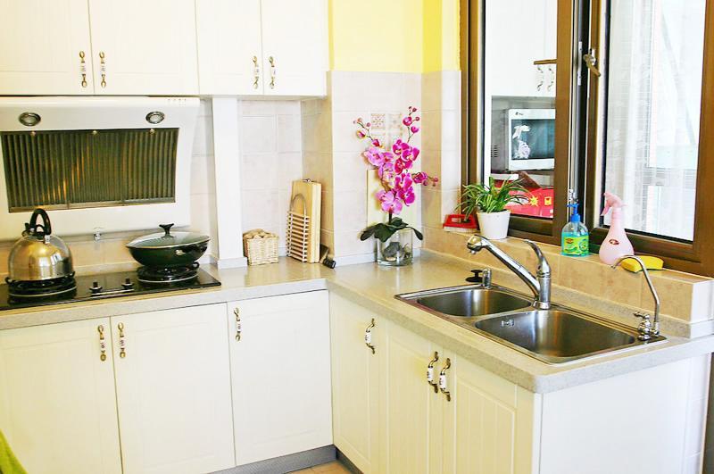 厨房高柜装修效果图，让你的厨房空间更大更美观,厨房高柜装修效果图，让你的厨房空间更大更美观,第2张